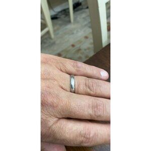 𝅺925 Sterling Silver 4mm Ring Elegant Solid Minimalist Simple Band Men & Women